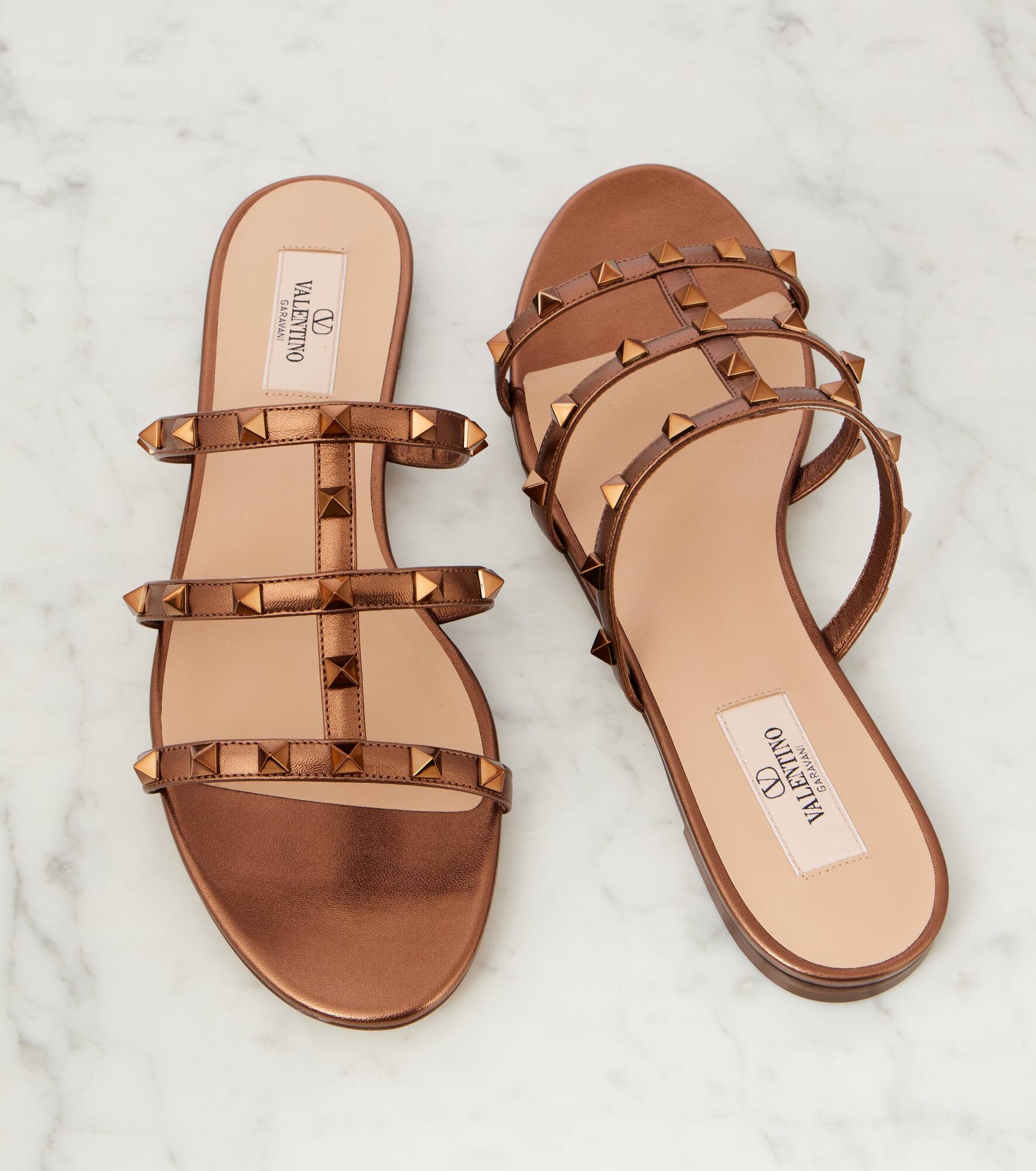 Rockstud metallic leather sandals - 5