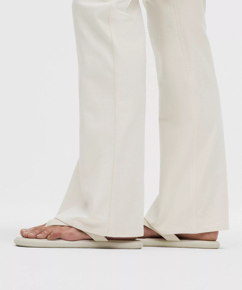 EasyFive High-Rise Subtle-Flare Pant *Short 7