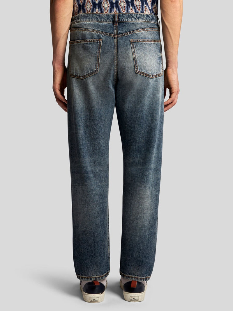 VINTAGE-EFFECT JEANS 5