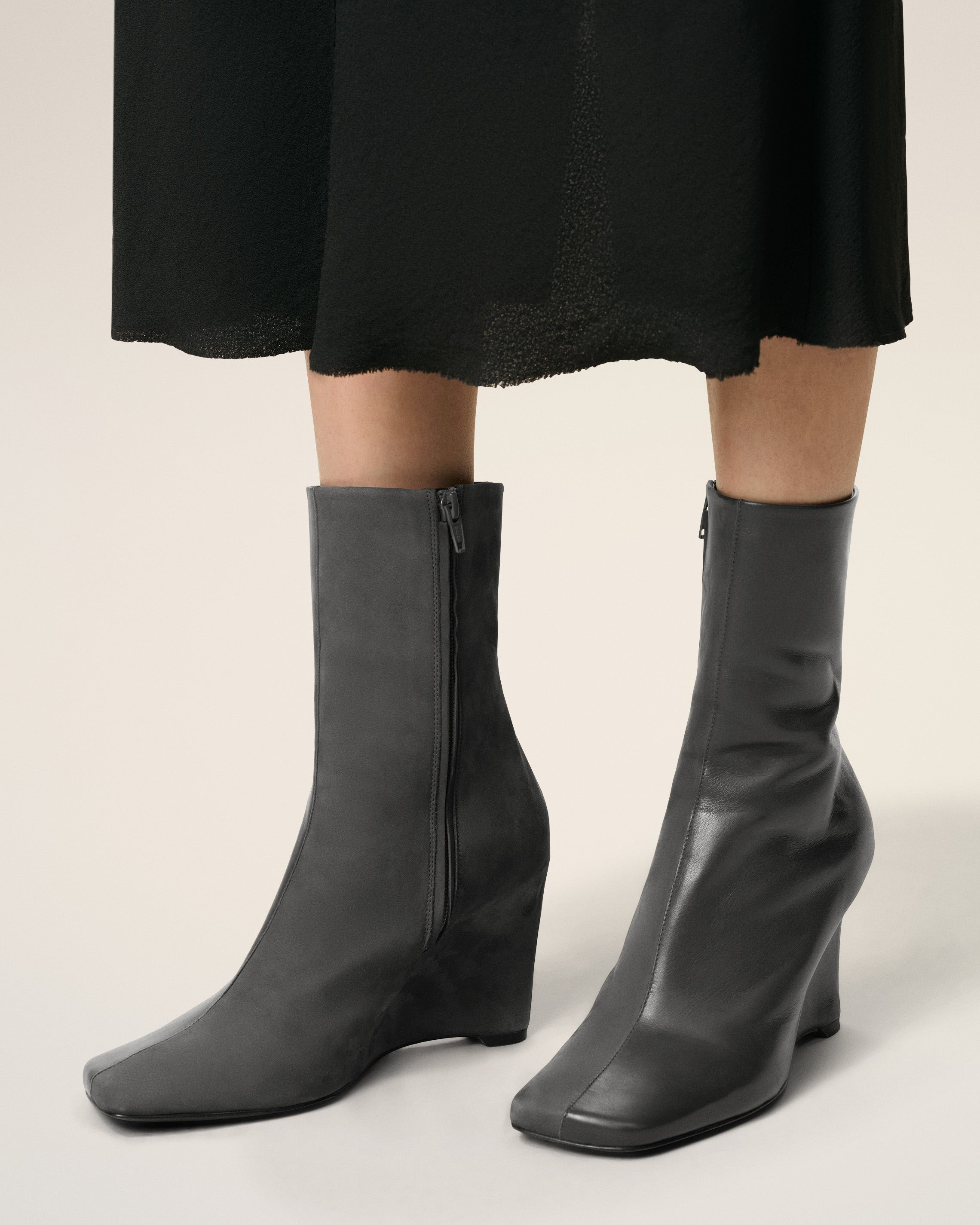 BLACK LEATHER BICOLOR ANKLE BOOTS - 2