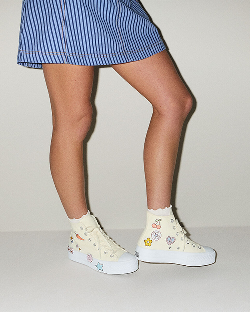 Chuck Taylor All Star Lift Platform Retro Appliqués 4