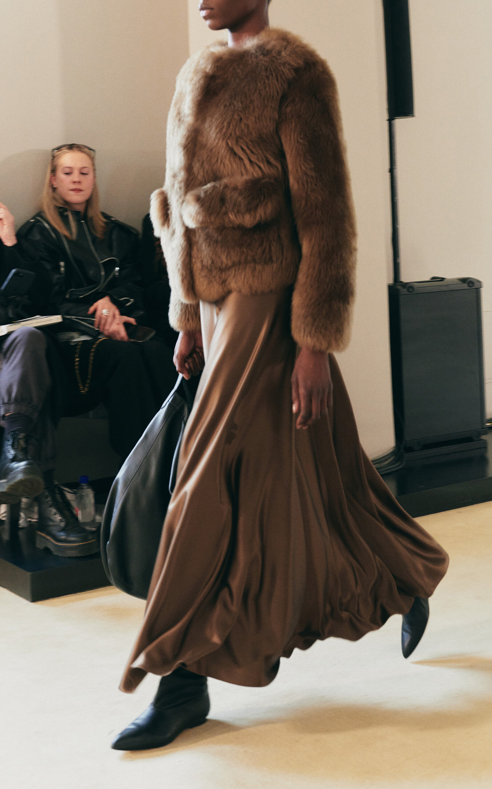 Maury Shearling Short Coat brown - 5