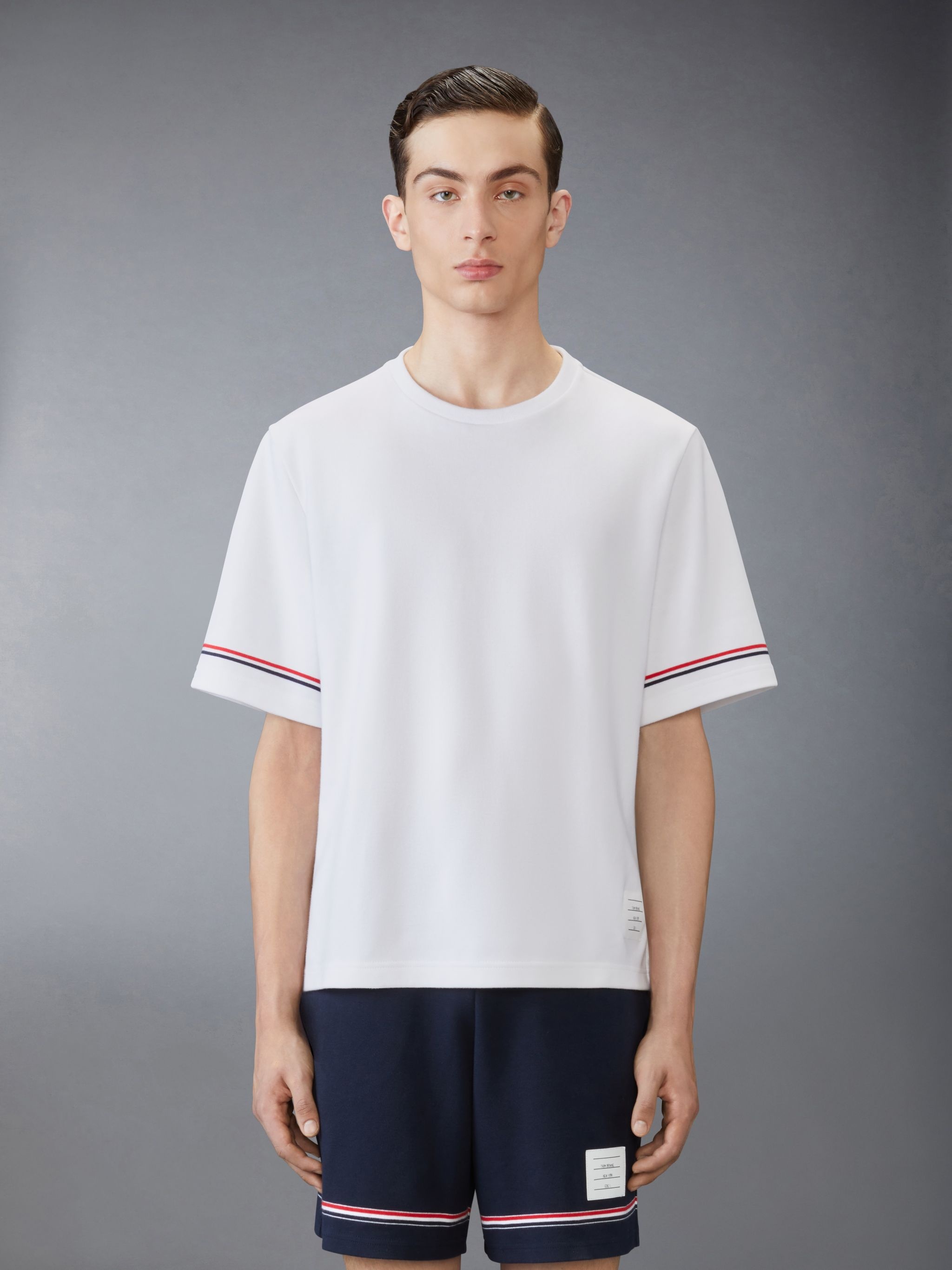 【関税込み】Thom Browne ホワイト Rugby コットン 半袖Tシャツ Thom Browne Cotton Rugby Short Sleeve Tee | REVERSIBLE