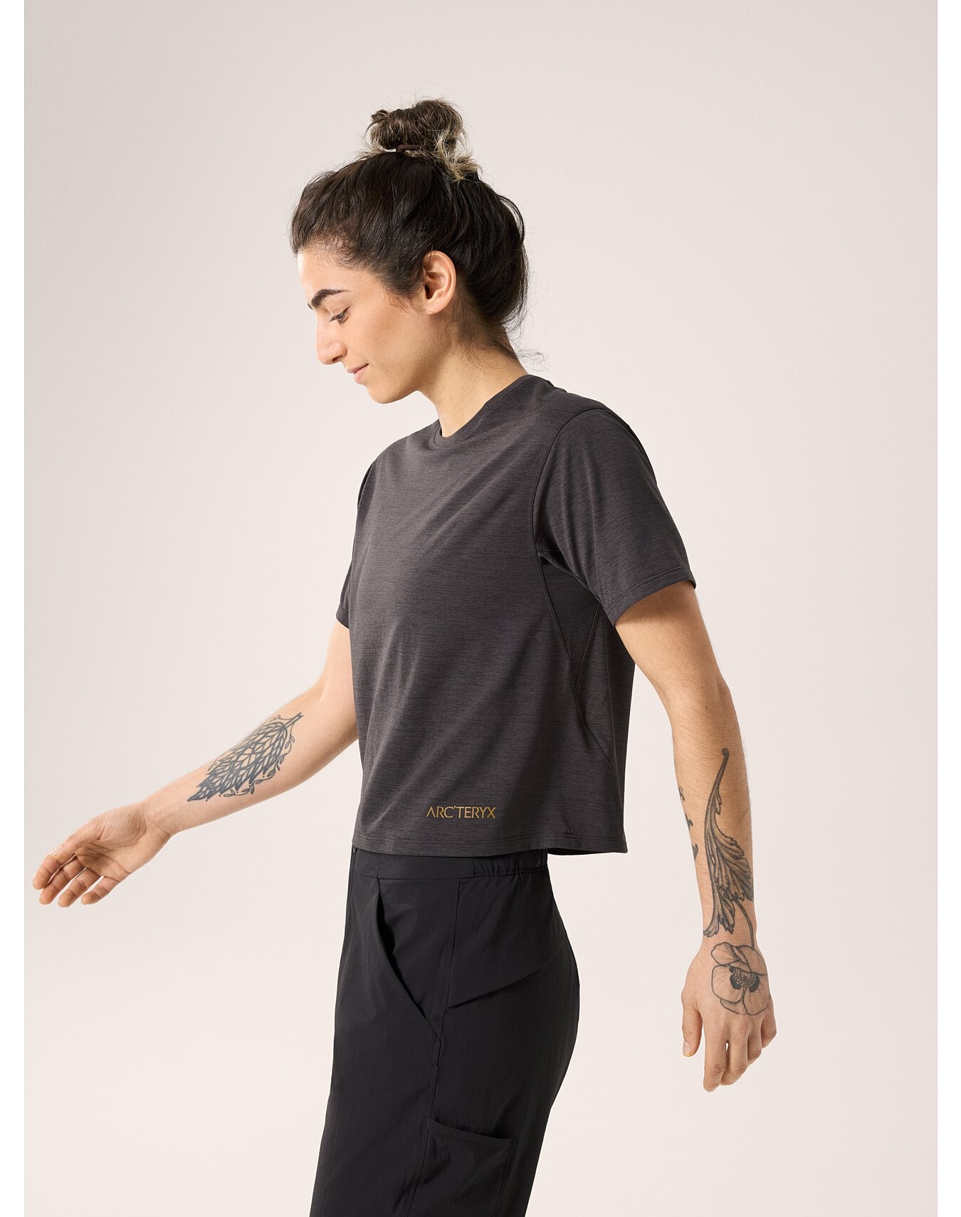 Taema Crop Logo T-Shirt - 6