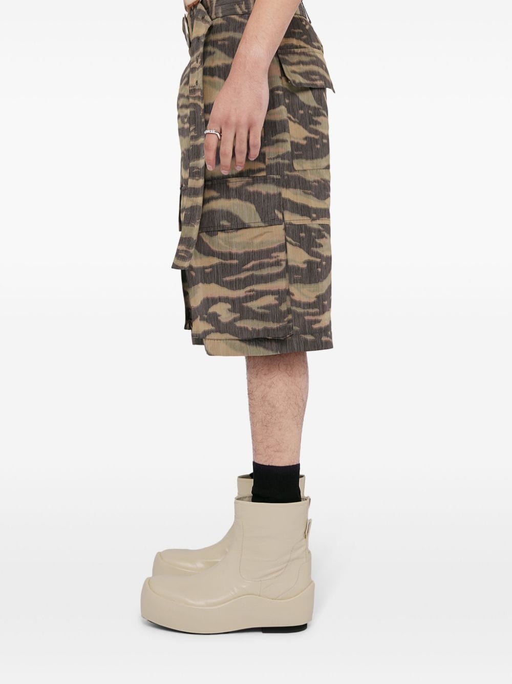 camouflage-print shorts - 4