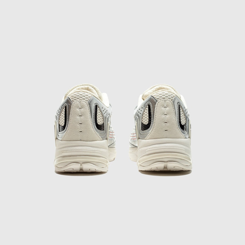Raf Simons (RUNNER) ULTRASCEPTRE outlook