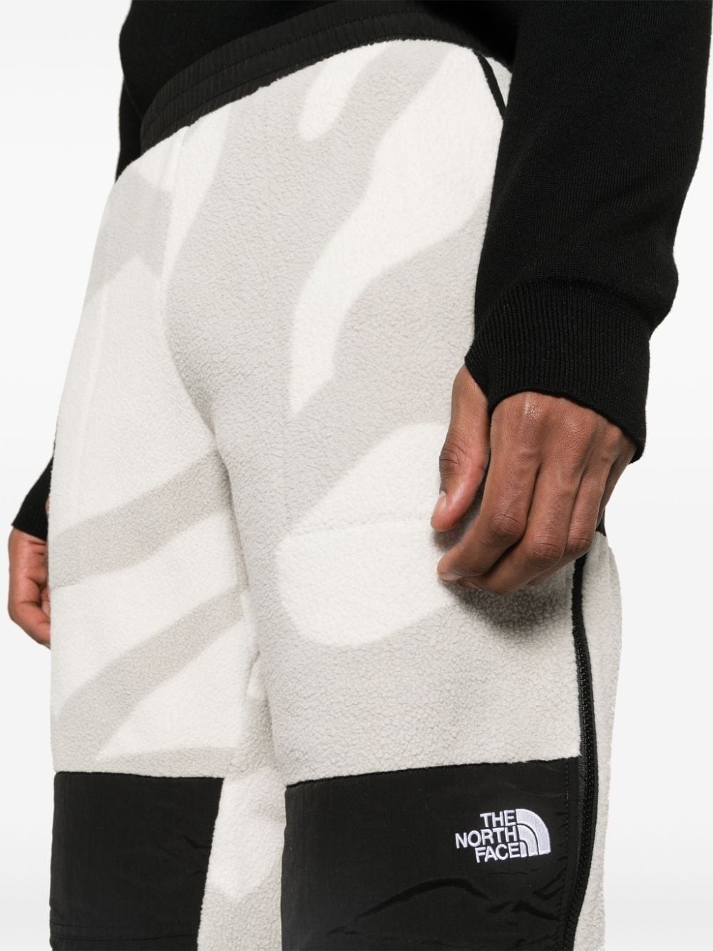 x KAWS Retro 1995 Denali track pants - 5