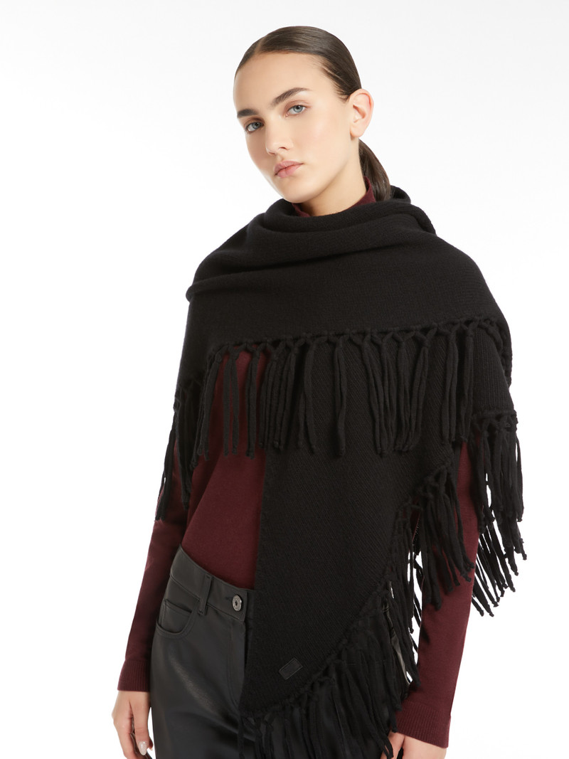 TORNADO Triangular wool shawl 4