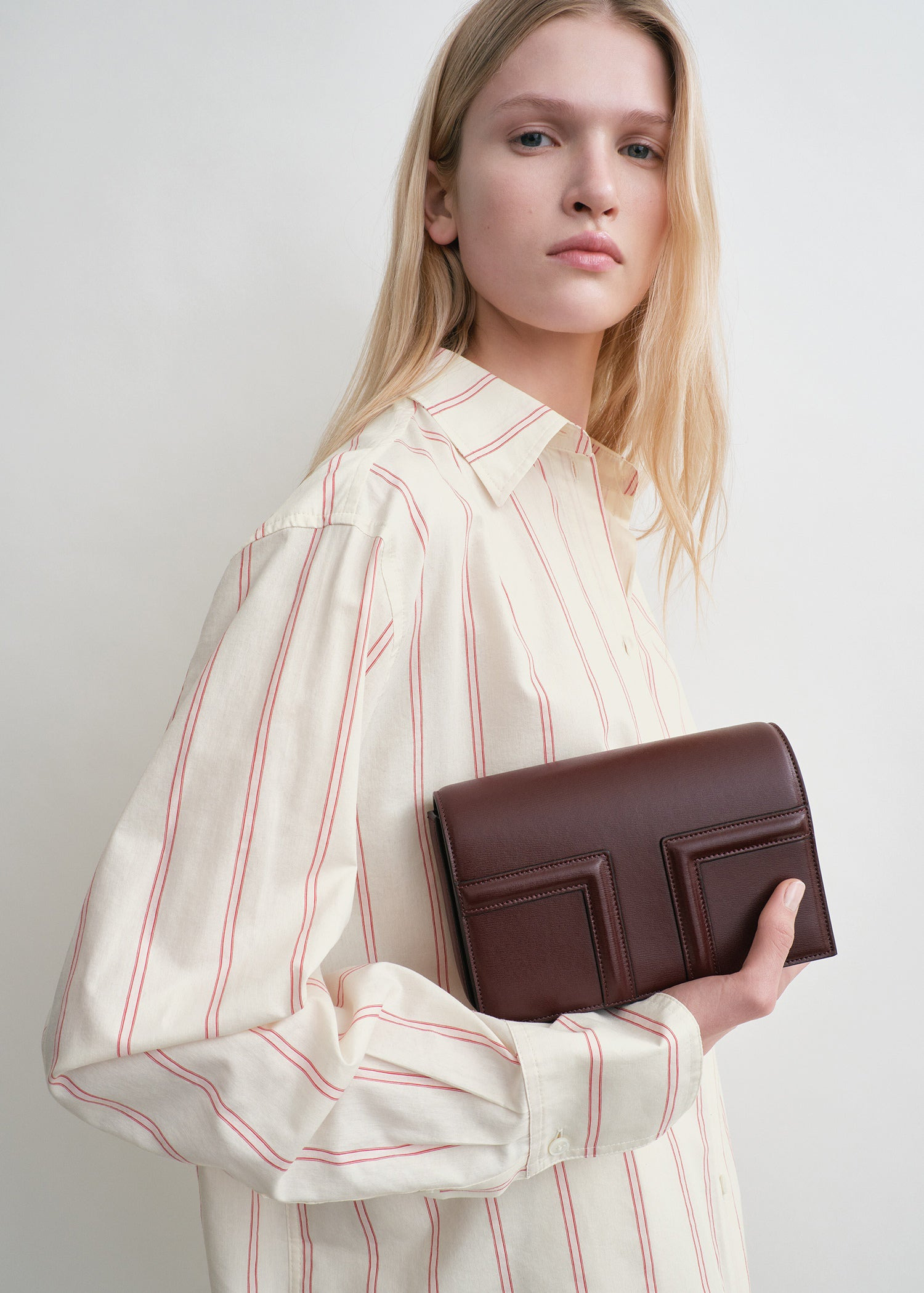 Mini T-flap leather bag bordeaux - 3