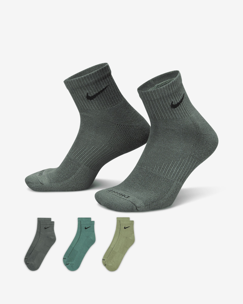 Nike Everyday Plus Cushioned Training Ankle Socks (3 Pairs) 1