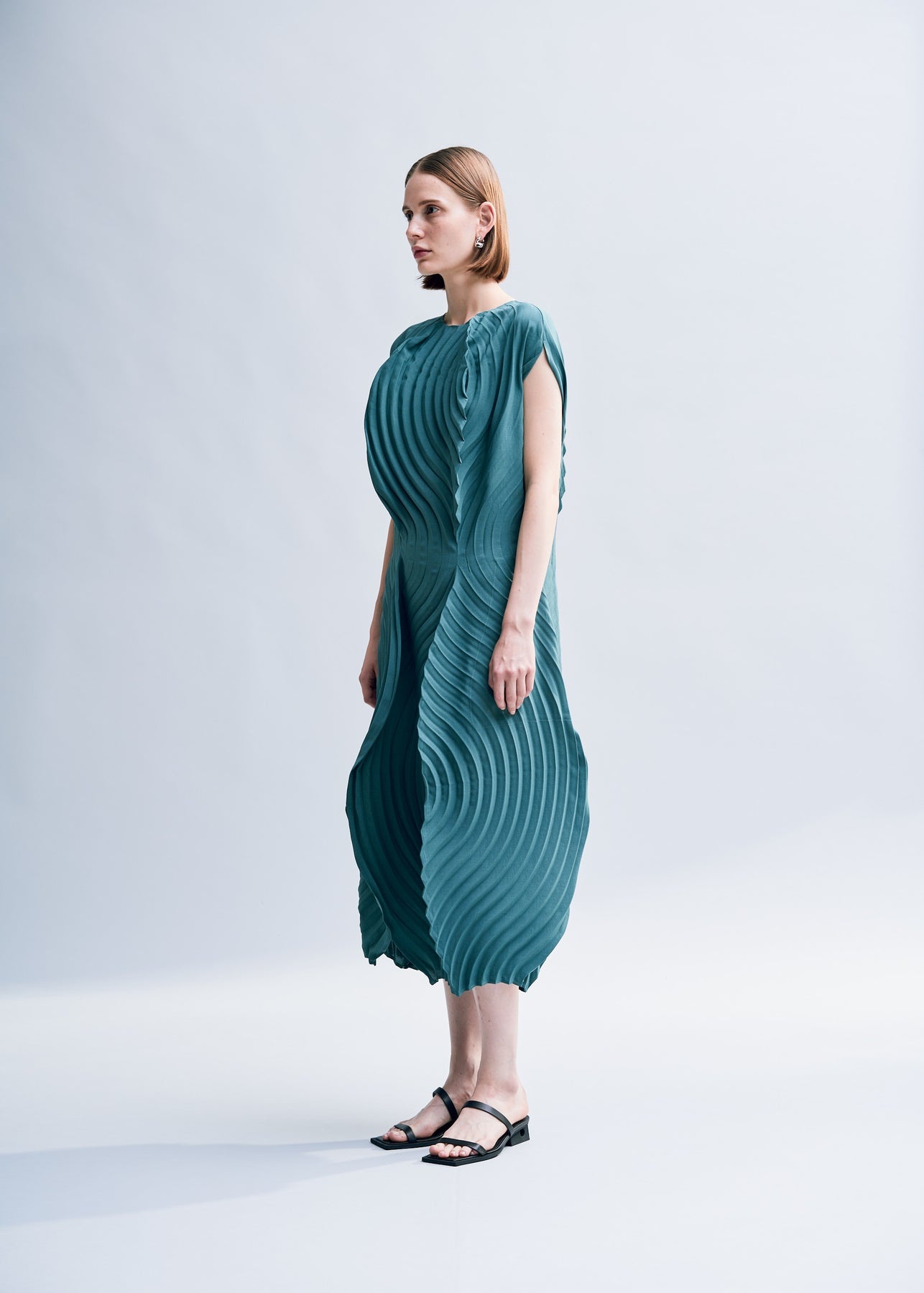 RESONANT PLEATS DRESS - 3