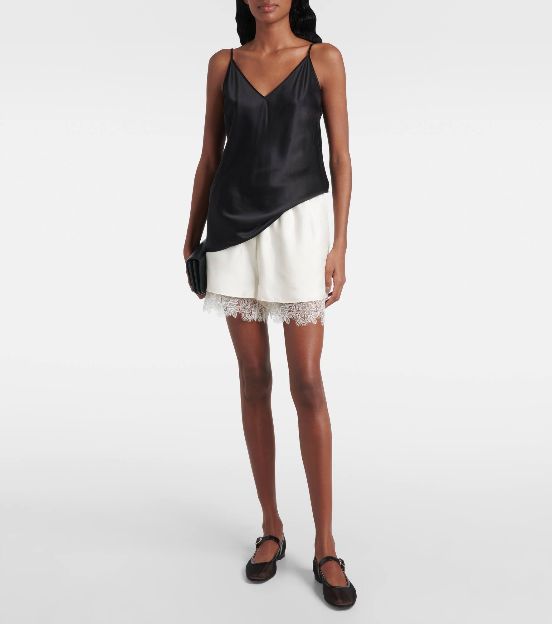 Lace-trimmed silk shorts - 2