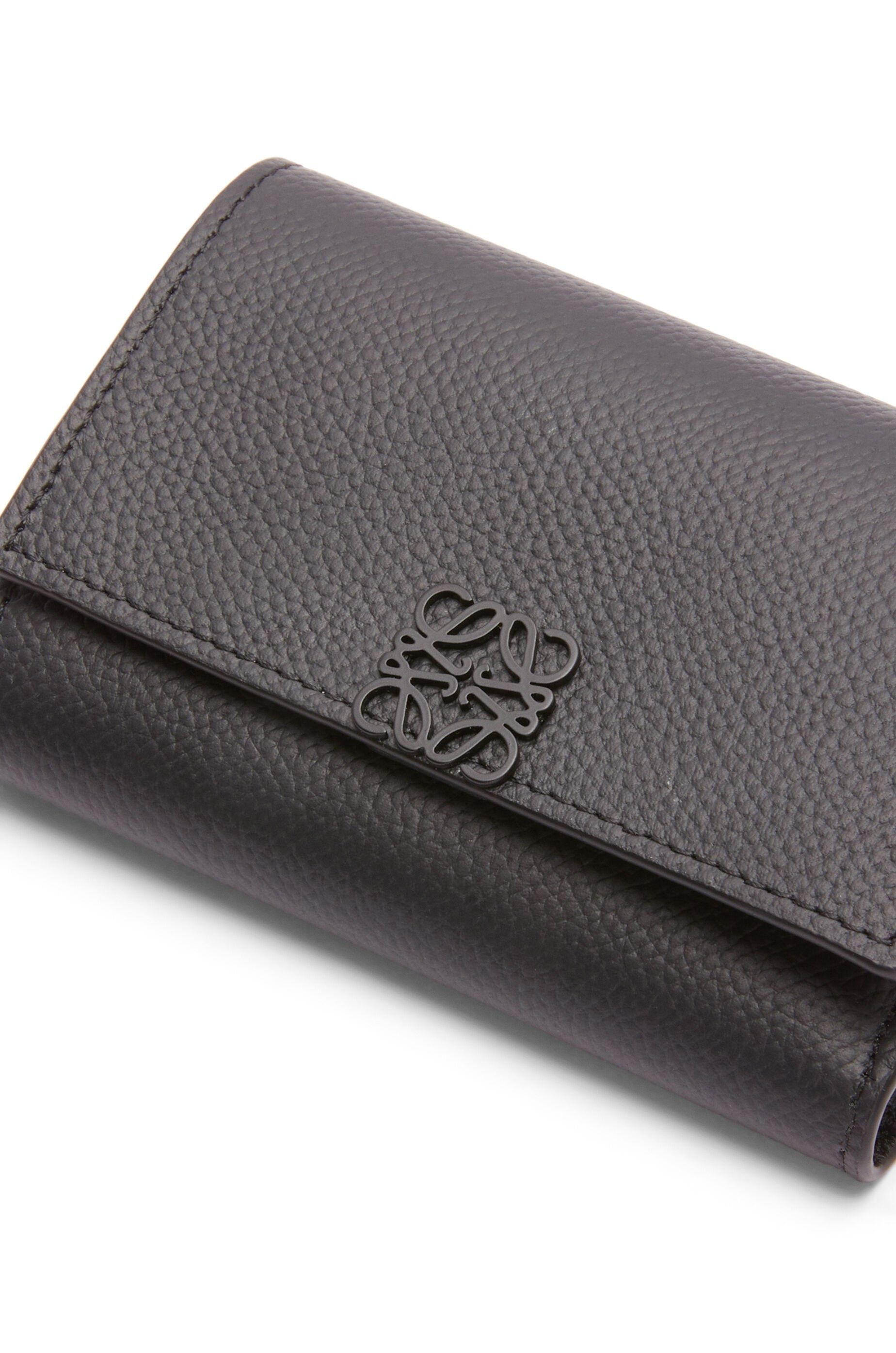 Anagram small vertical wallet in pebble grain calfskin - 5