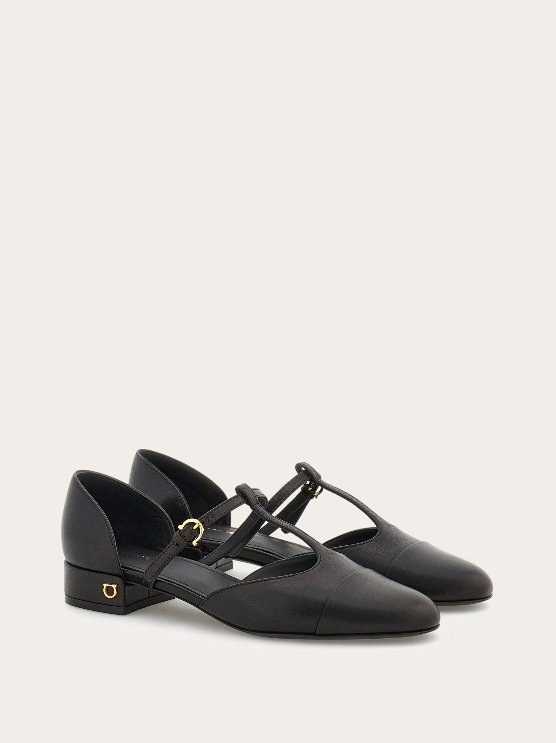 バレエシューズ Ferragamo Black Ballerina With T-Strap Ferragamo Black Ballerina With T-Strap (FERRAGAMO/バレエ