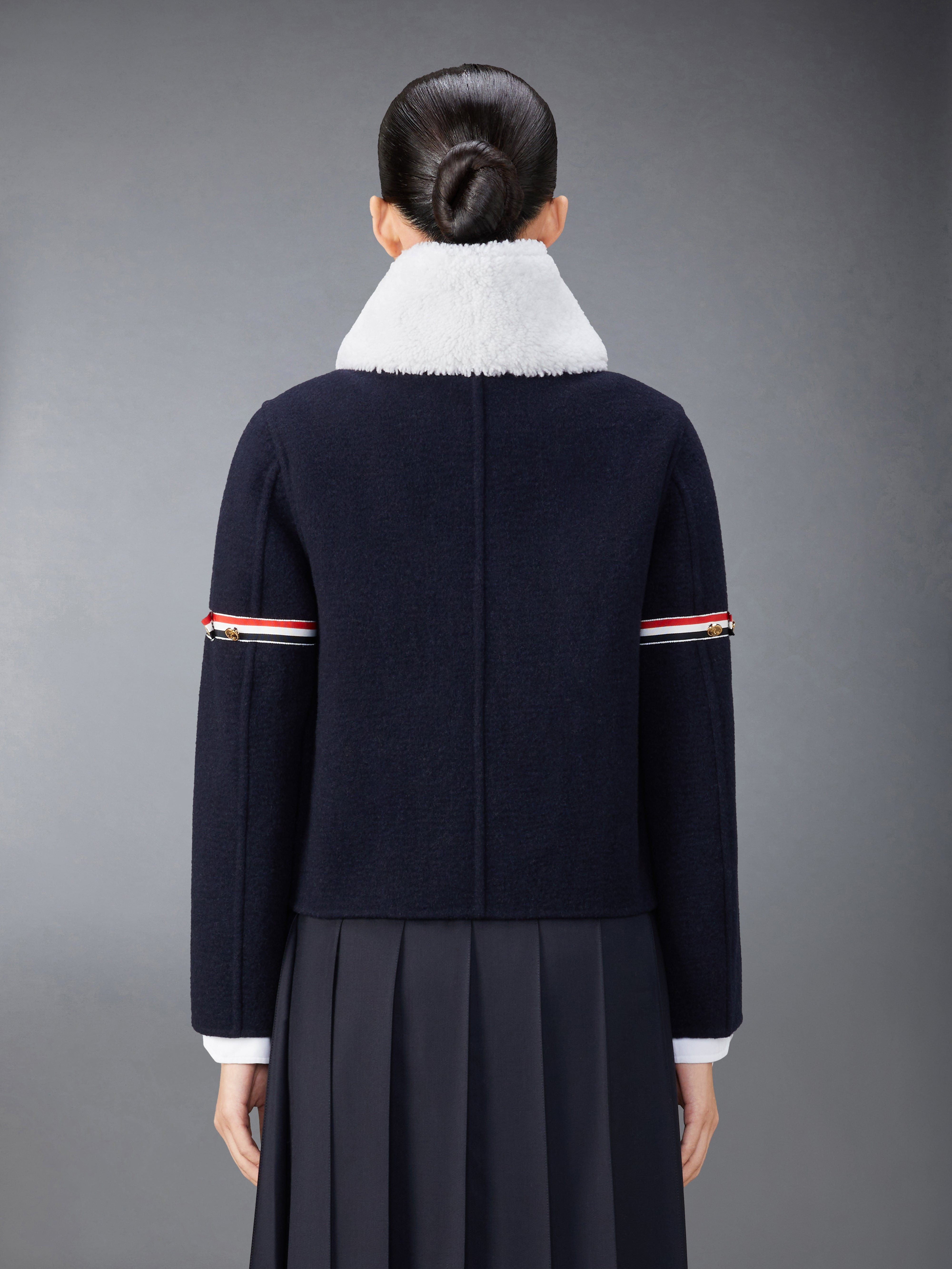 Wool Cashmere Armband Bell Sleeve Jacket With Shearling Collar - 3