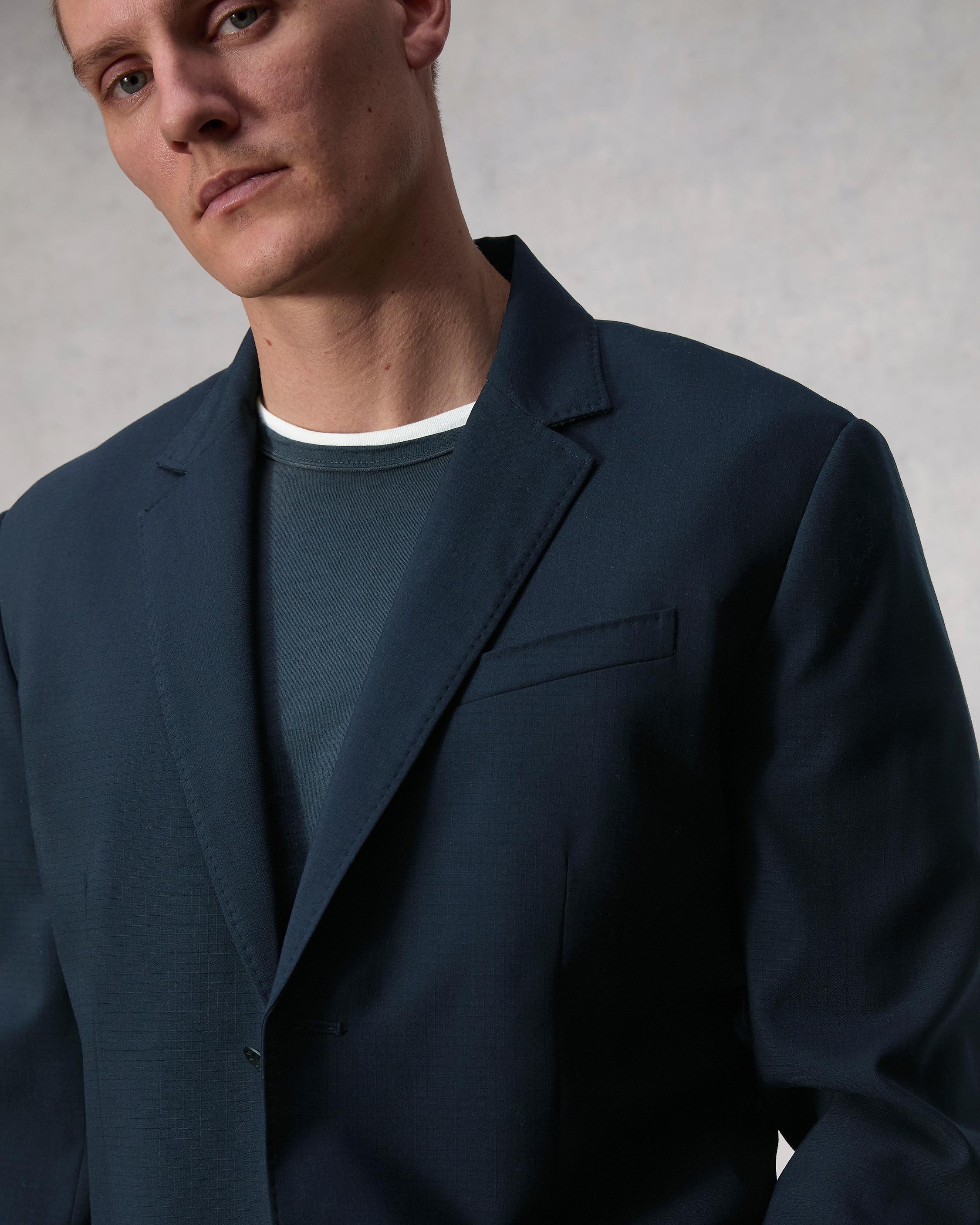 Shift Cotton Blazer
Relaxed Fit - 6