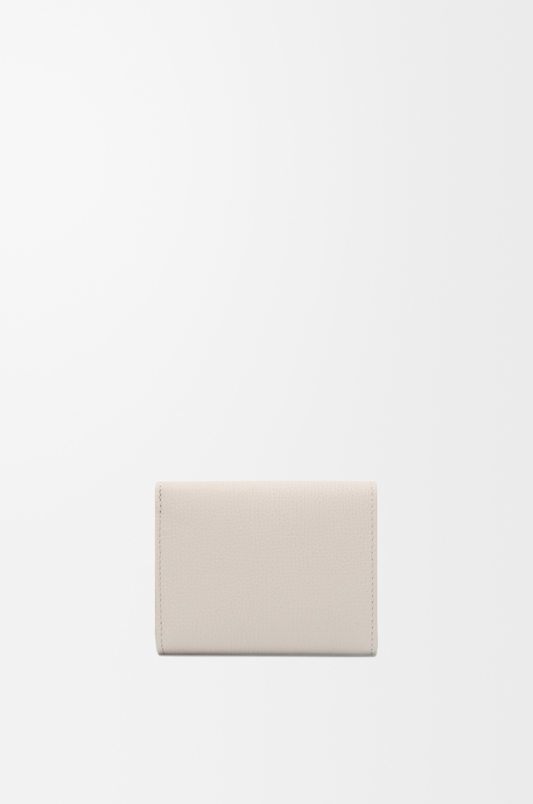 Anagram trifold wallet in pebble grained calfskin - 5
