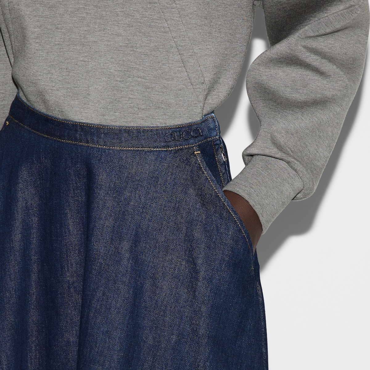Regular fit embroidered denim skirt - 5