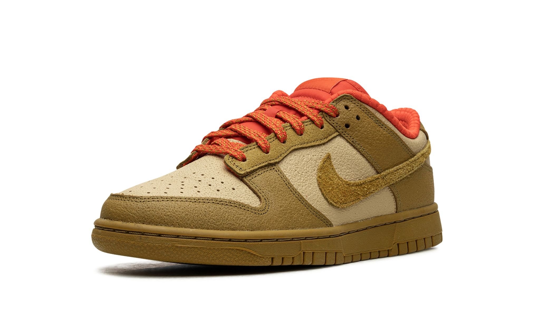 DUNK LOW WMNS "Bronzine Picante Red" - 4