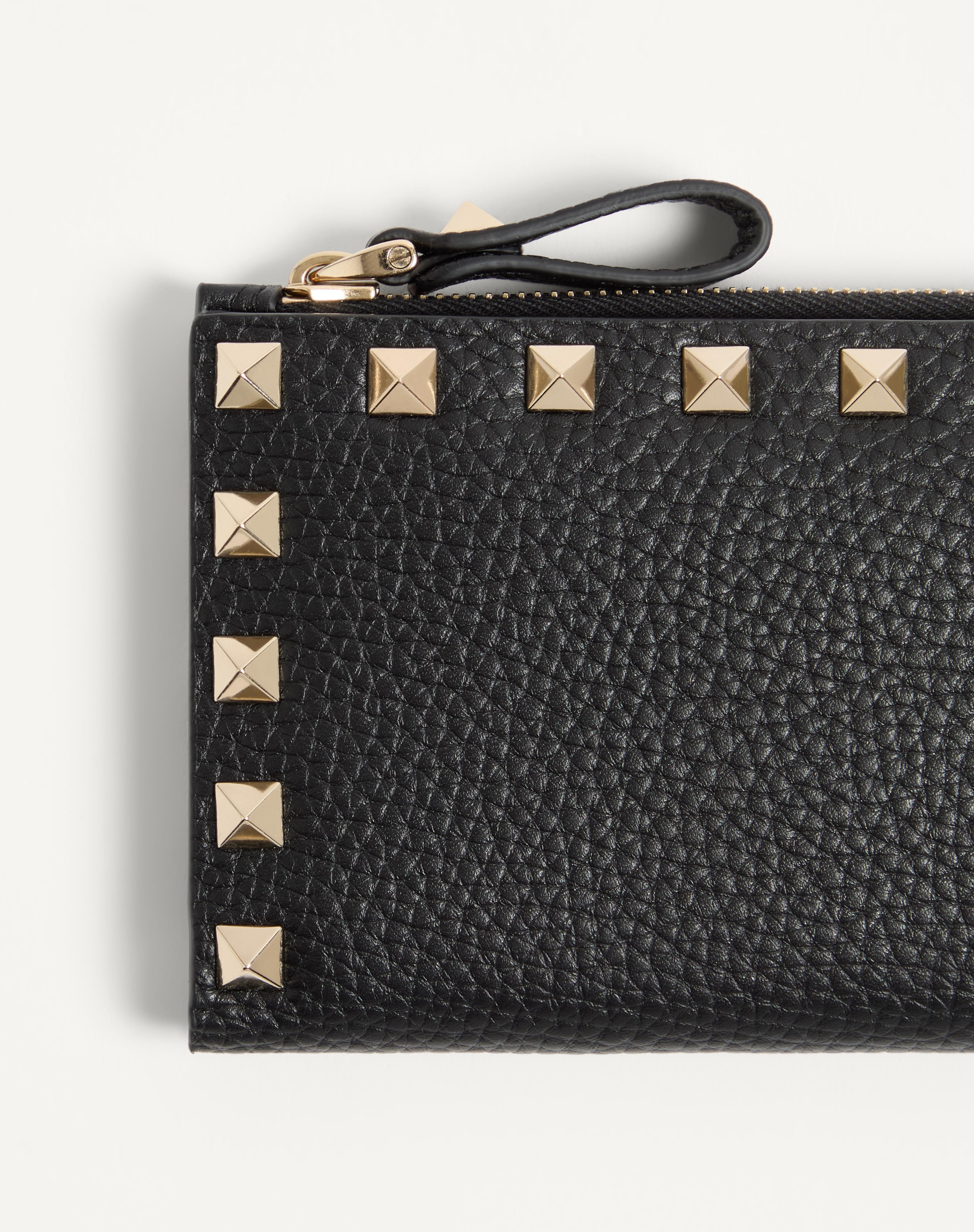 ROCKSTUD GRAINY CALFSKIN CARDHOLDER WITH ZIPPER - 2