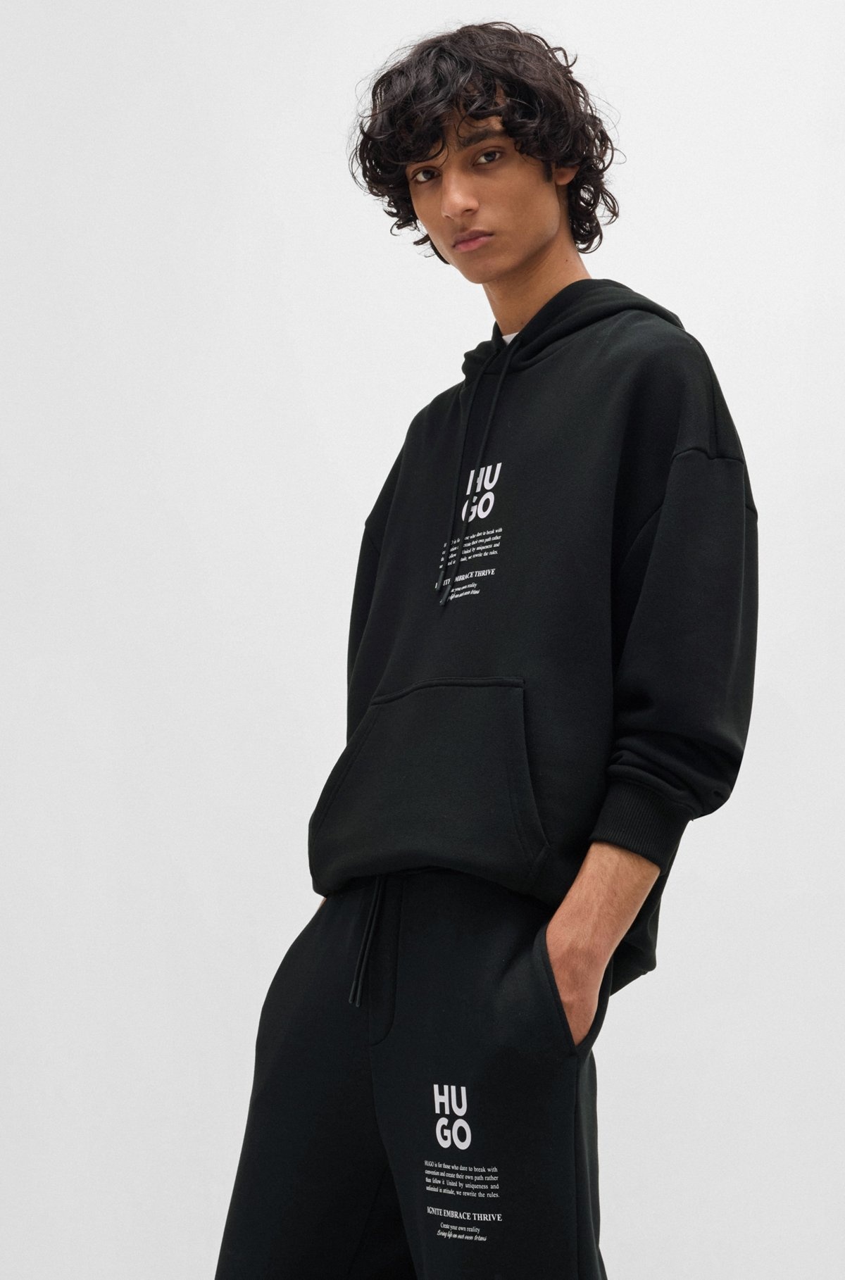 RELAXED-FIT TRACKSUIT BOTTOMS WITH LOGO AND SLOGANS - 3