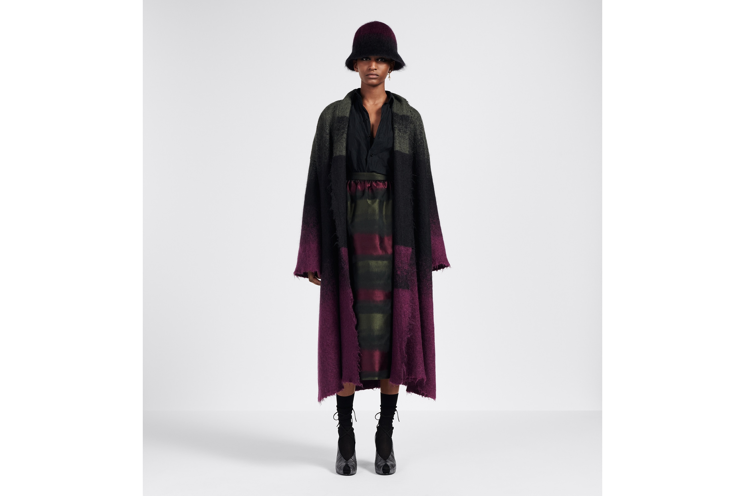 Mid-Length Straight-Cut Skirt - 4