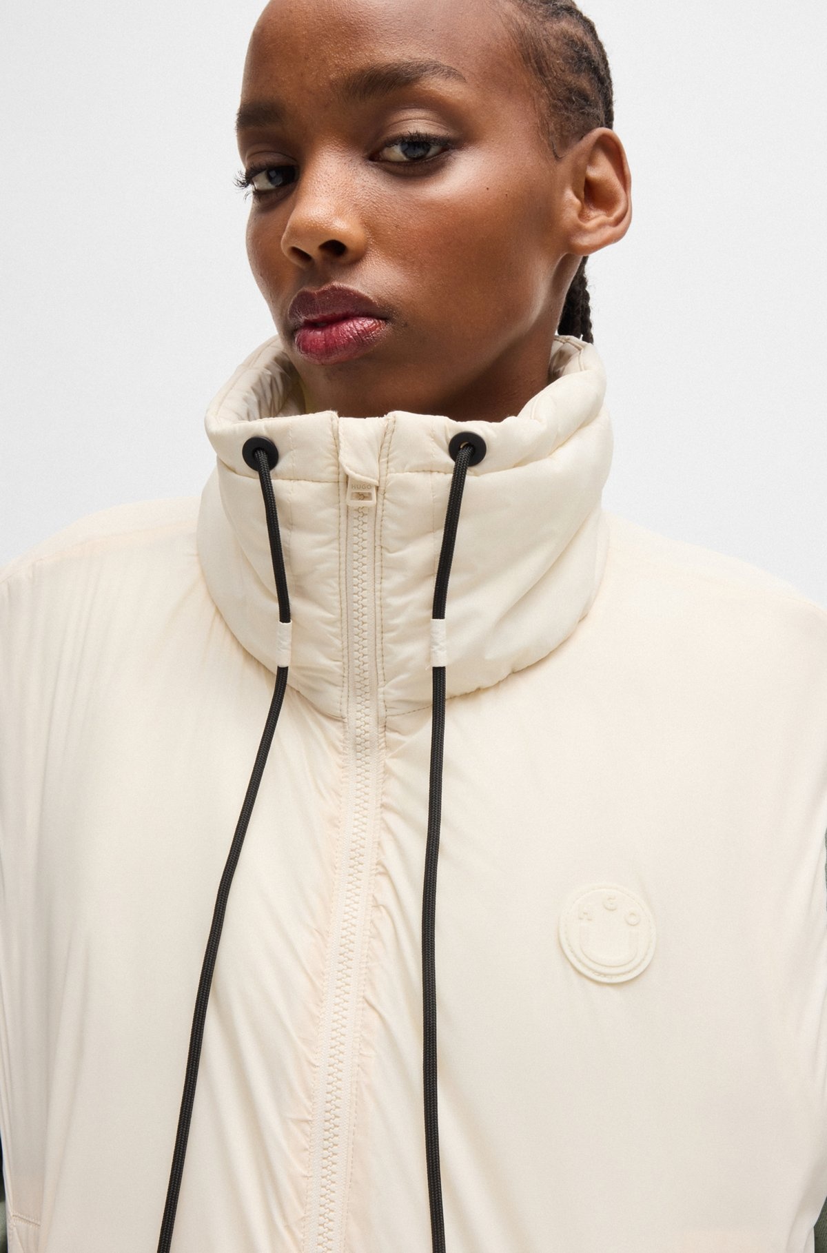 WATER-REPELLENT GILET WITH HAPPY HUGO PATCH - 5