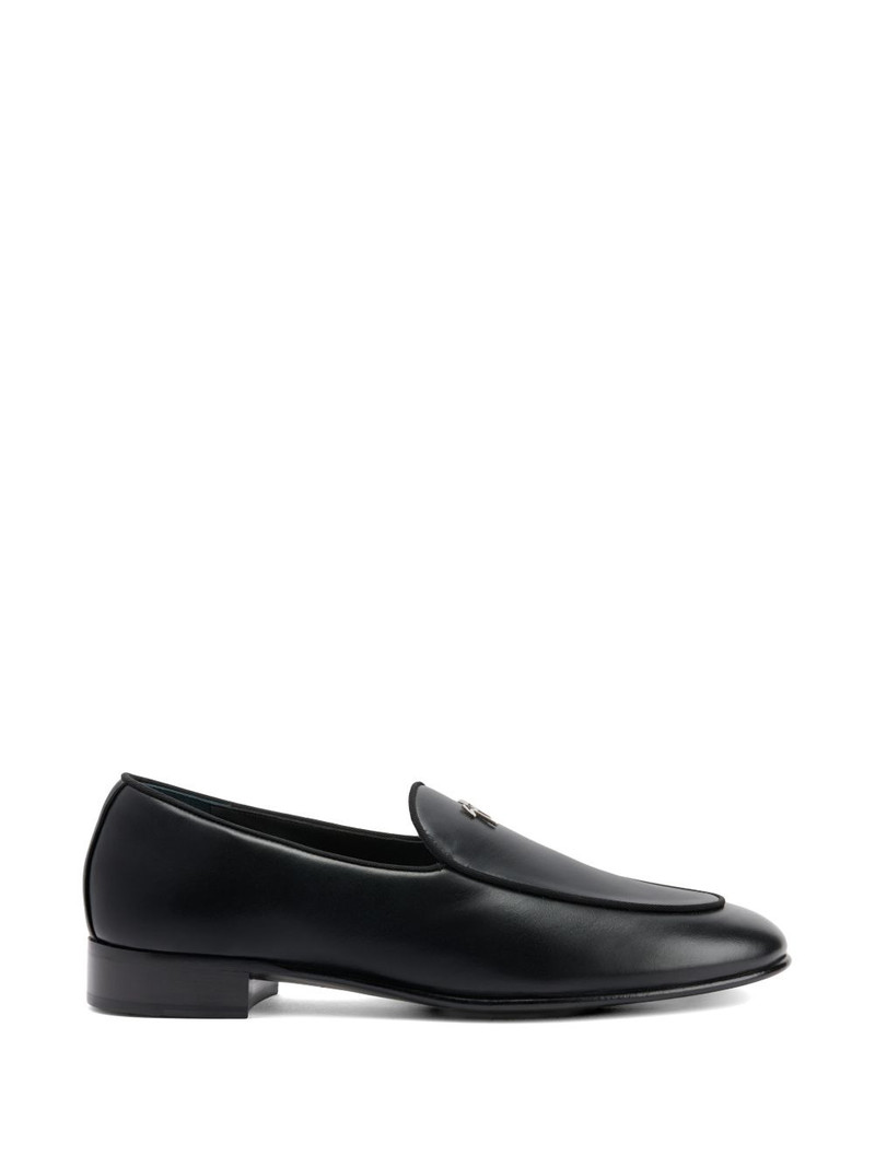 signature detail valtor loafers 1