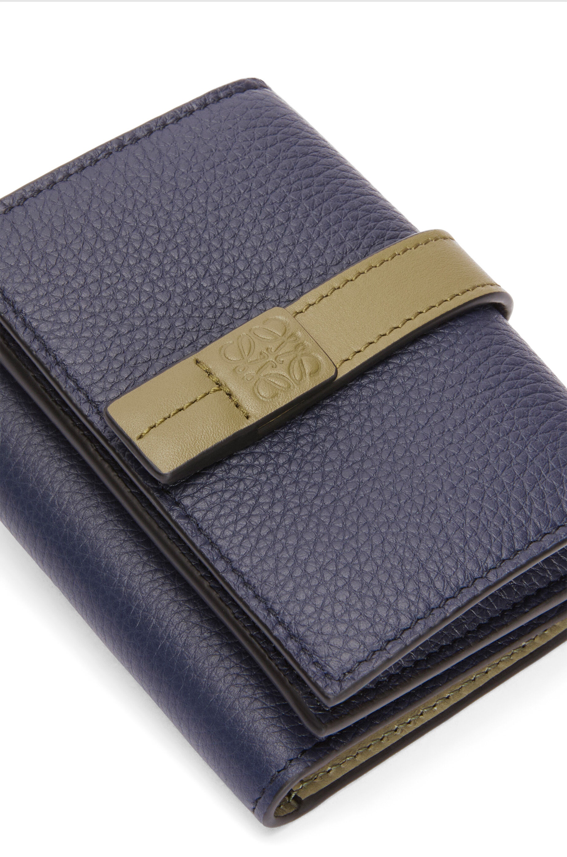 Trifold wallet in soft grained calfskin - 6