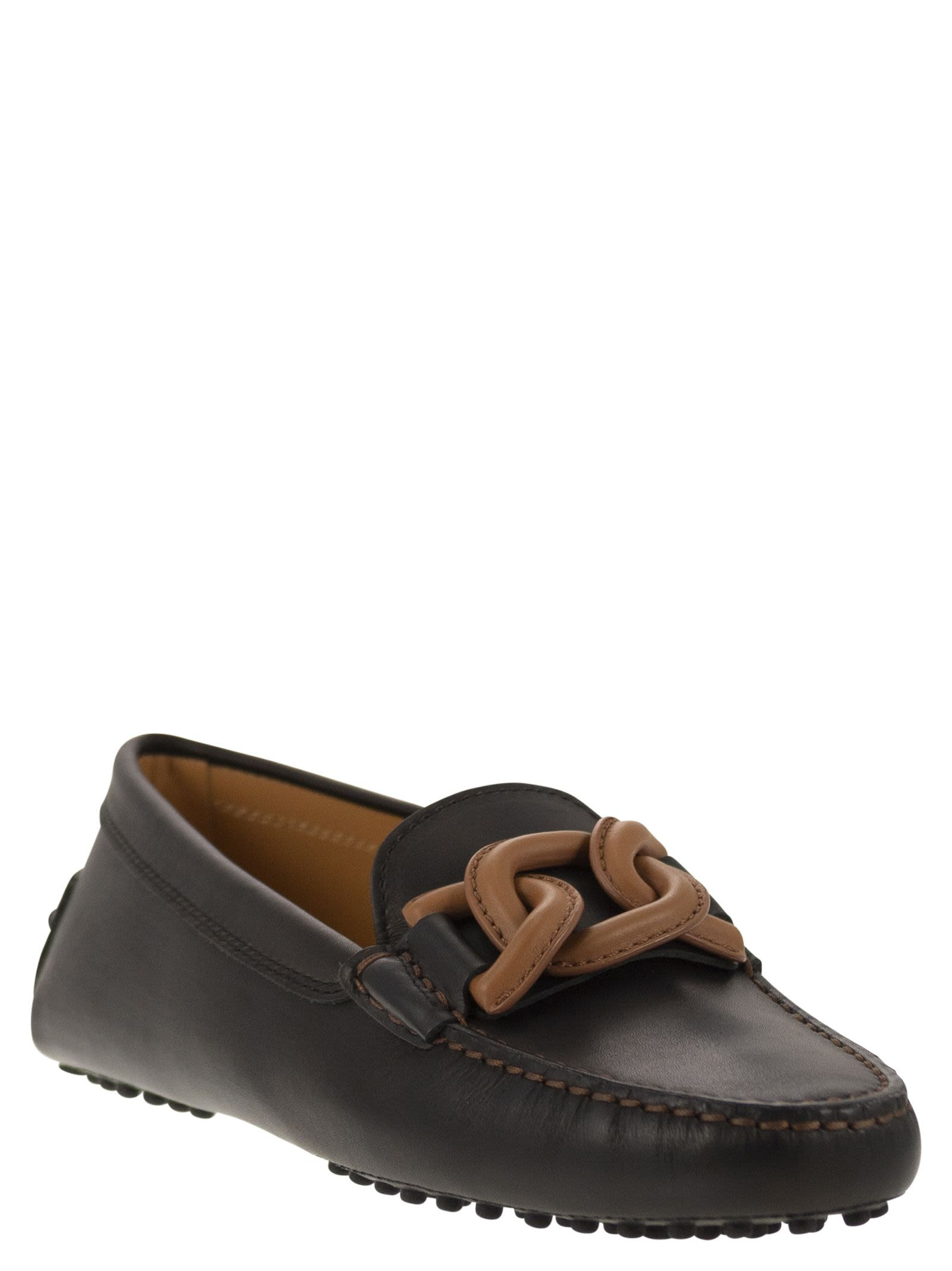 Tod's Women Moccasin With Leather Chain - 2
