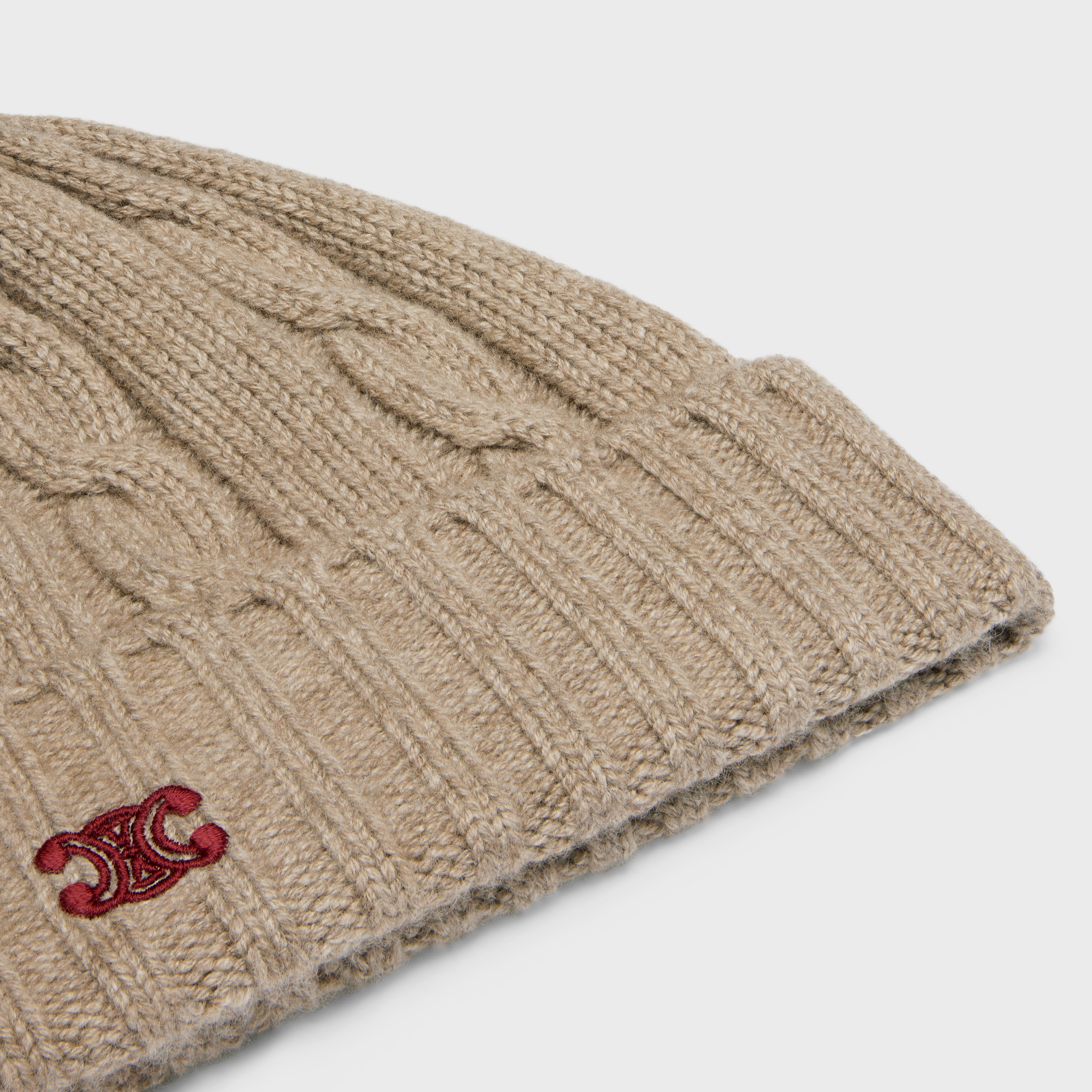 cable-knit triomphe cap in cashmere - 3