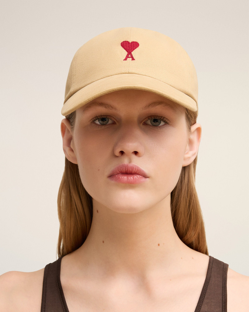 AMI Paris RED AMI DE COEUR EMBROIDERY CAP outlook