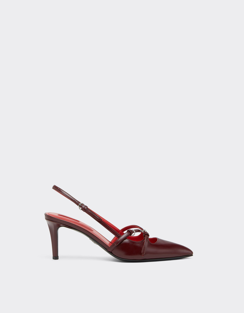 Slingback shoe in shiny leather 1