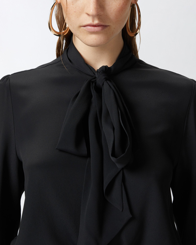 SILK-BLEND SHIRT 와 BOW 5
