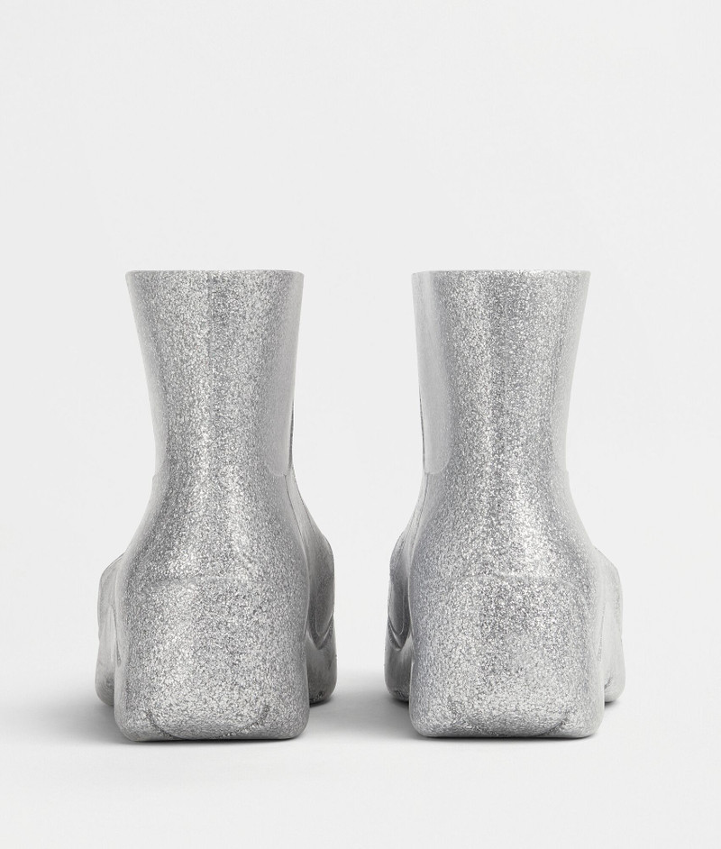 Bottega Veneta puddle outlook