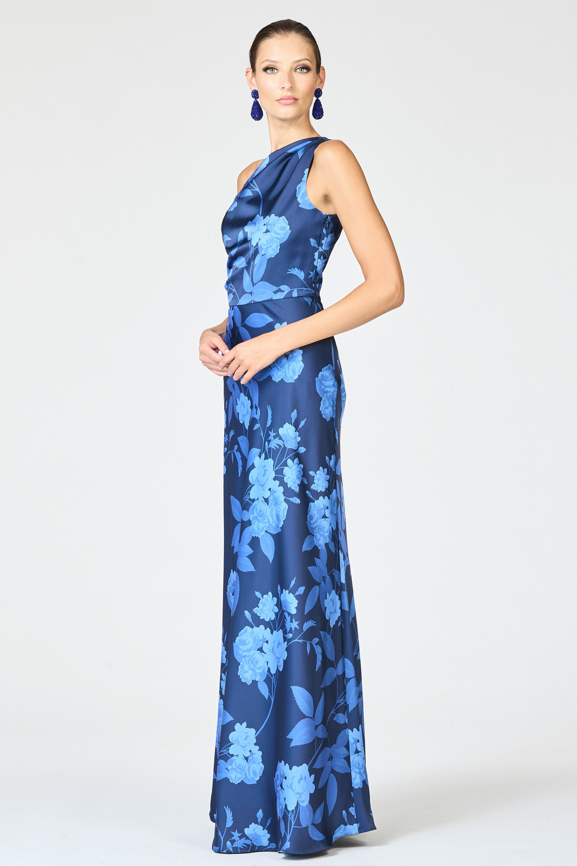 DELPHINE GOWN - GALAXY ROSES - 5