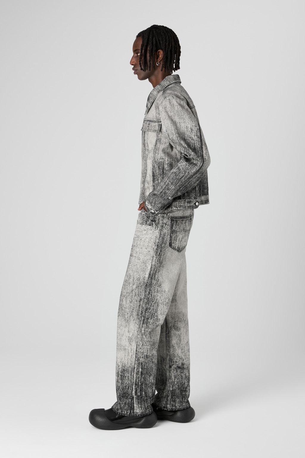 Faded Black Paint Print Denim Jacket - 4