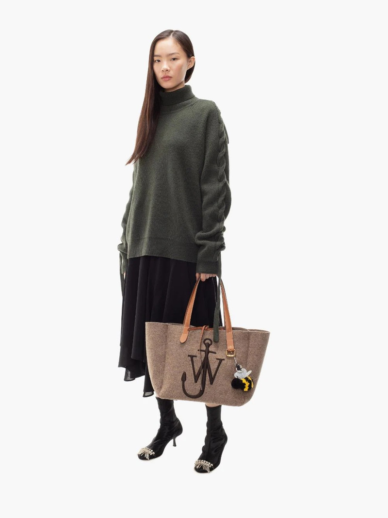 JW Anderson BELT TOTE outlook