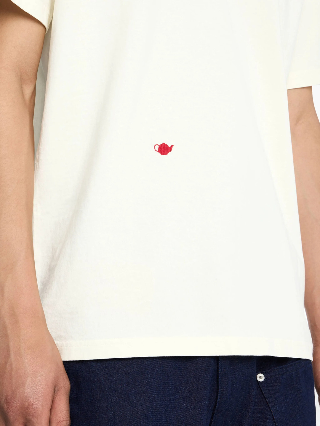 Contrast Embroidery T-Shirt - 4