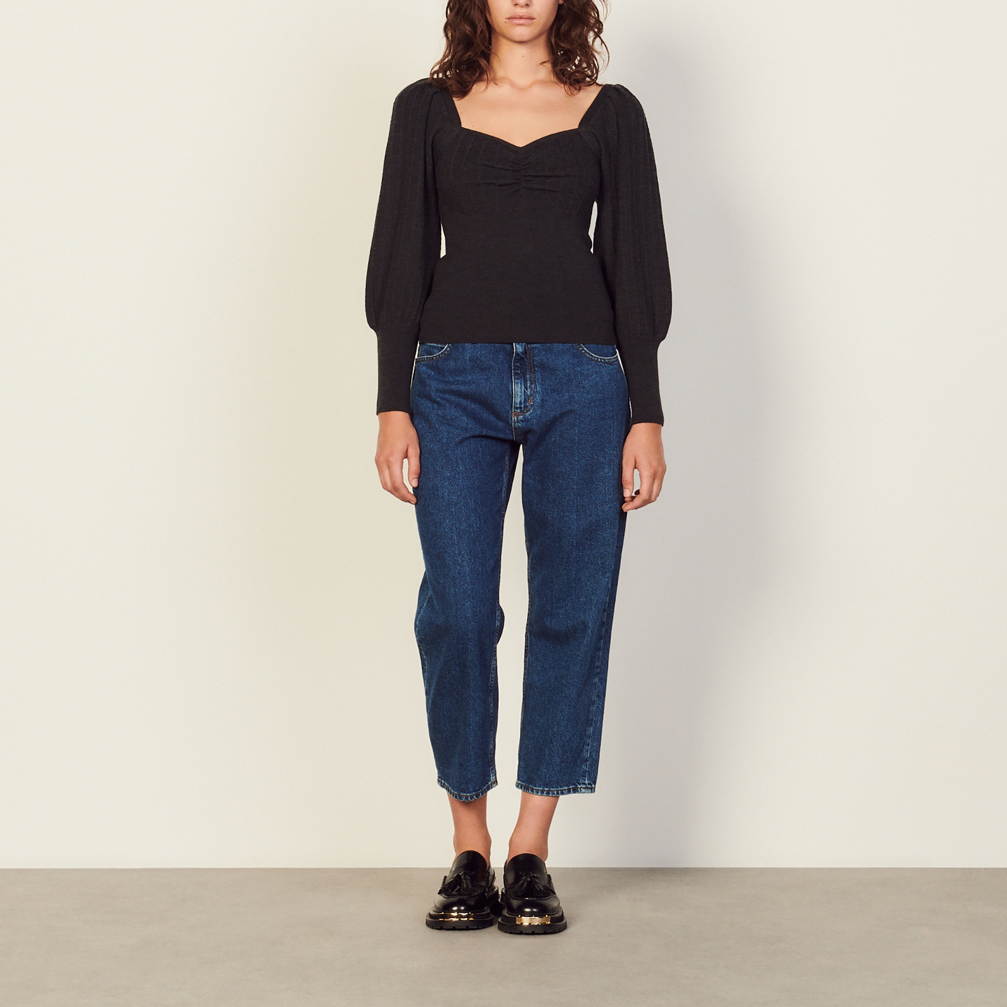 Cropped sweater with sweetheart neckline - 6