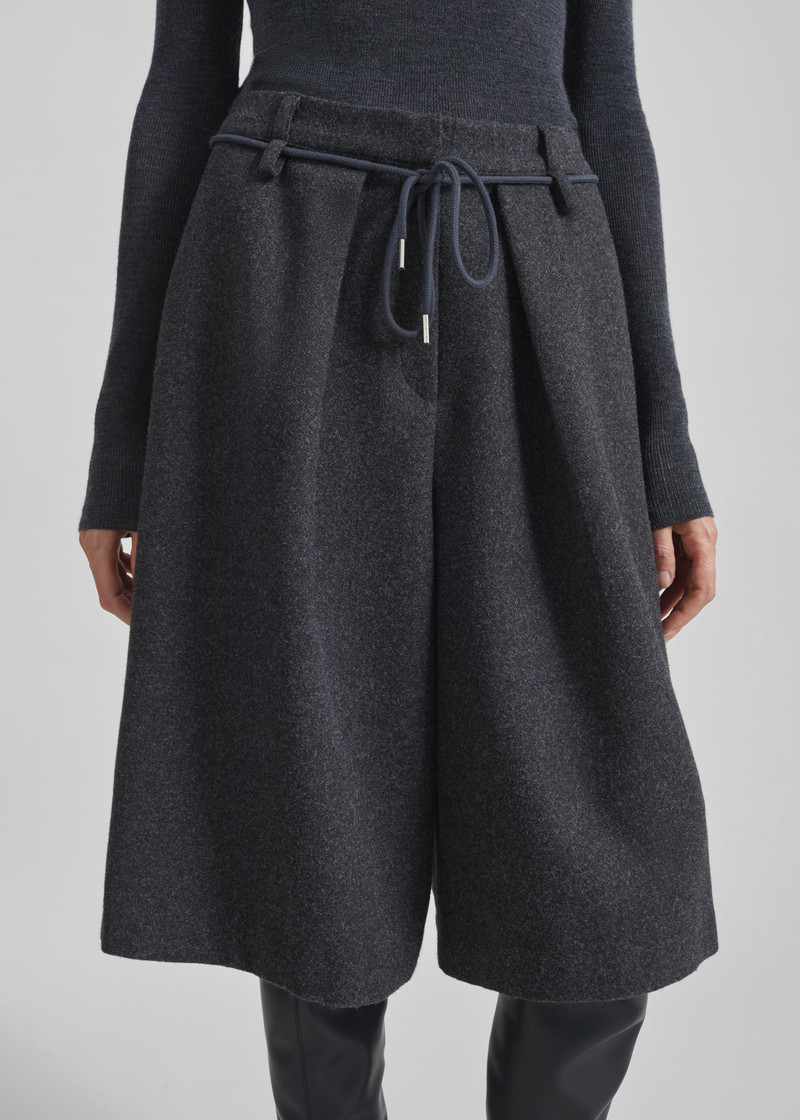 Hemavan Bermuda Shorts - Dark Grey 7