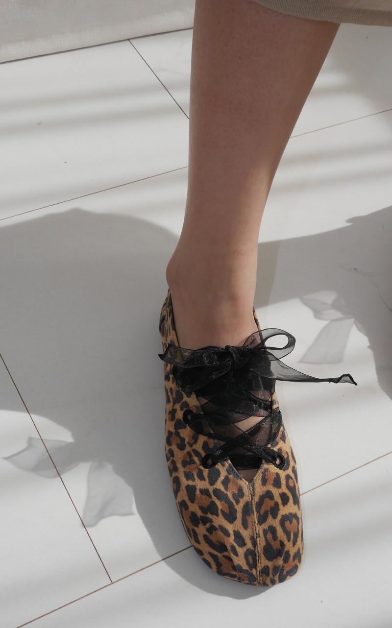 REIKE NEN Organza Ribbon-Detailed Leather Flats animal outlook