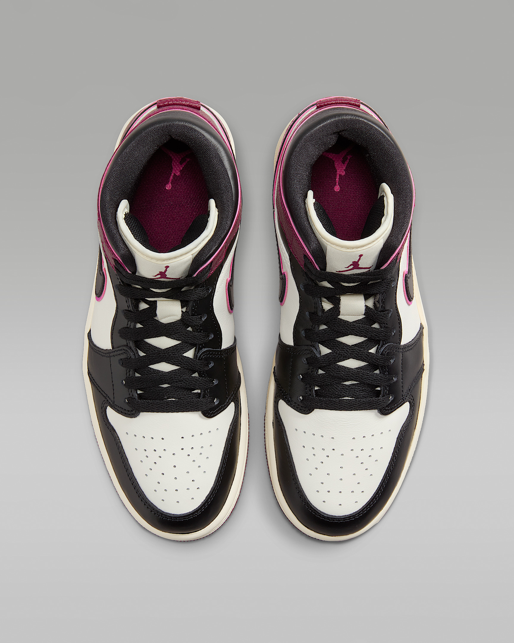 Air Jordan 1 Mid SE Women's Shoes - 4