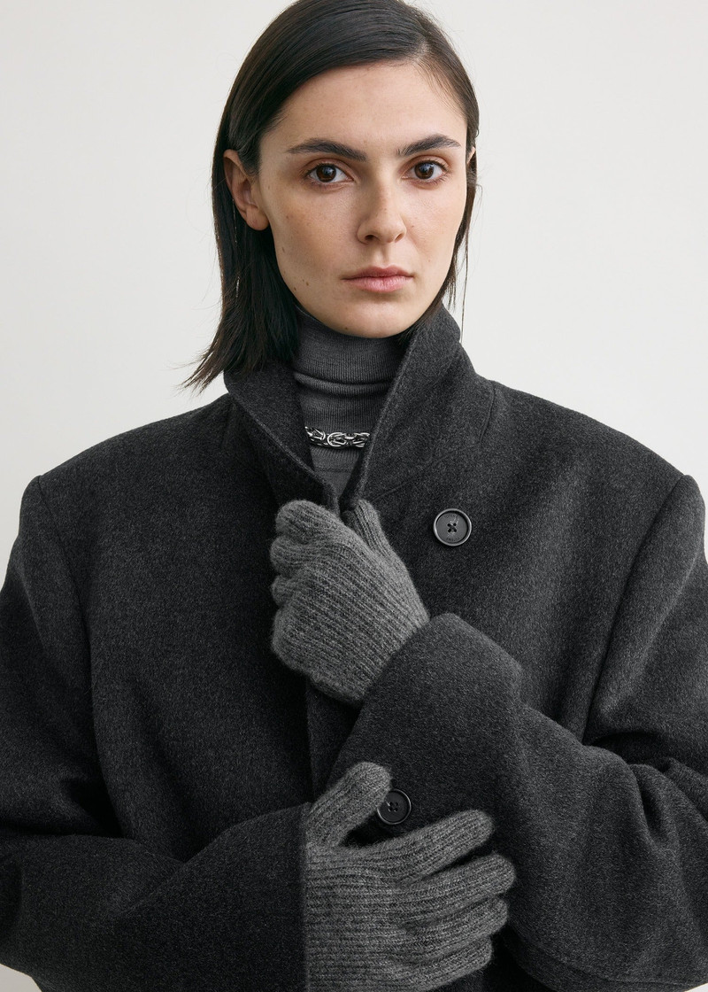 TOTEME Cashmere gloves charcoal outlook