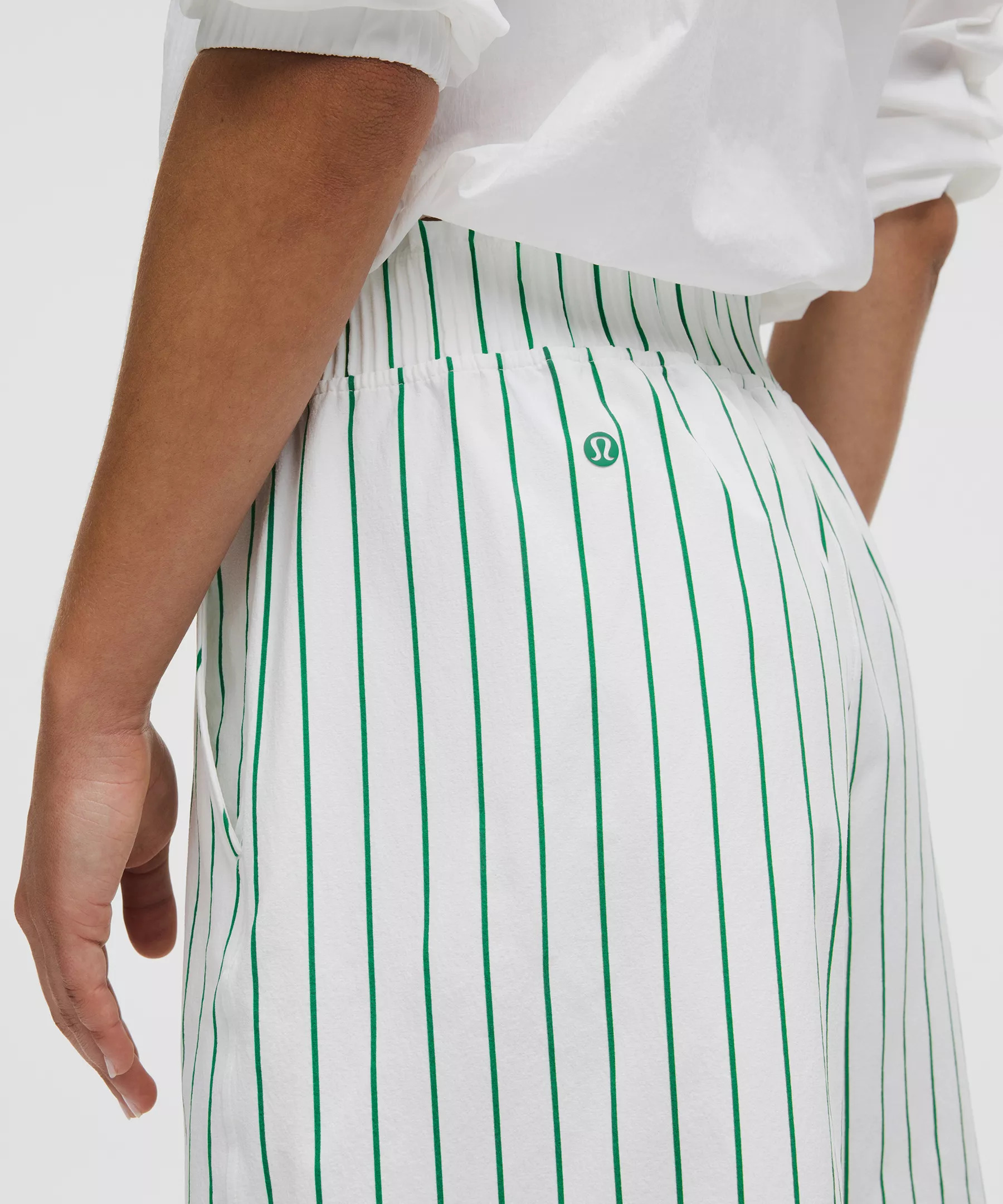 Stretch Woven Ruffle-Waist High-Rise Short 9" - 5