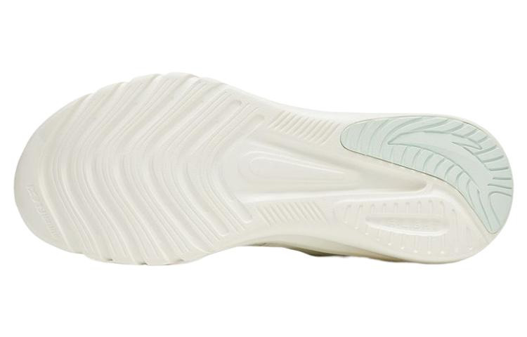 (WMNS) ANTA Running Series Sneakers 'Oxygen Green' 122325575-4 - 4