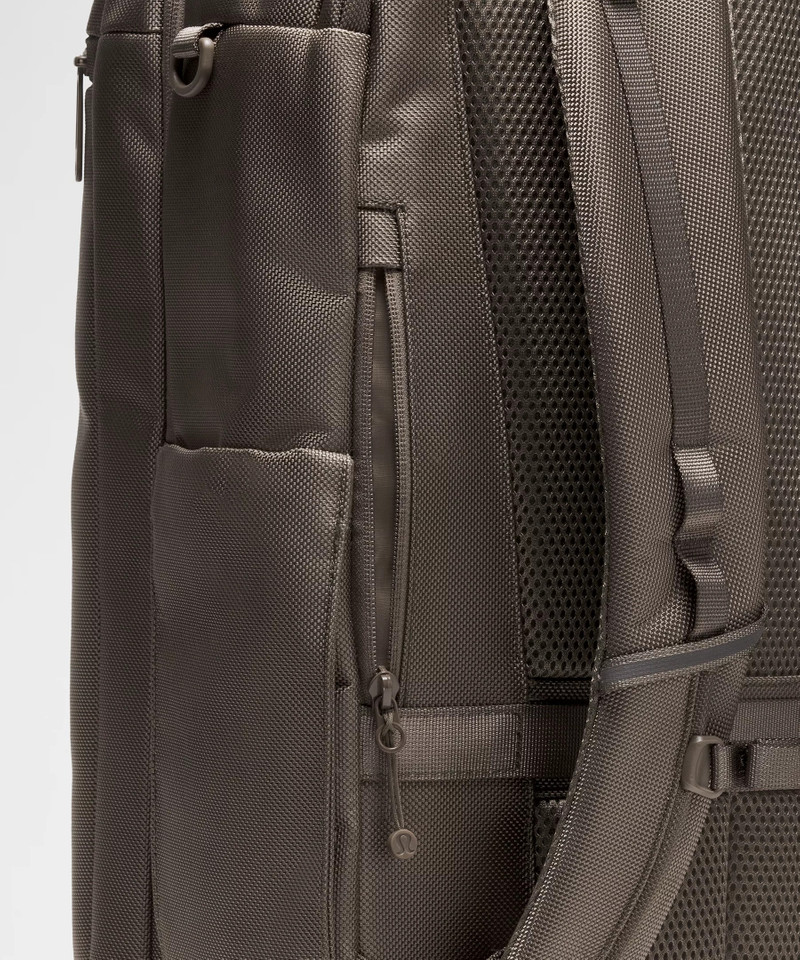 Cruiser Travel Backpack 35L 8