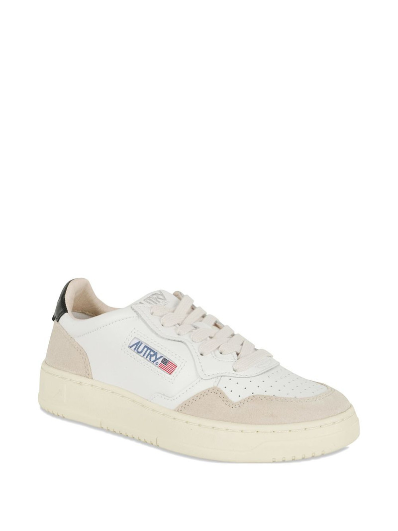 AUTRY Medalist leather sneakers outlook