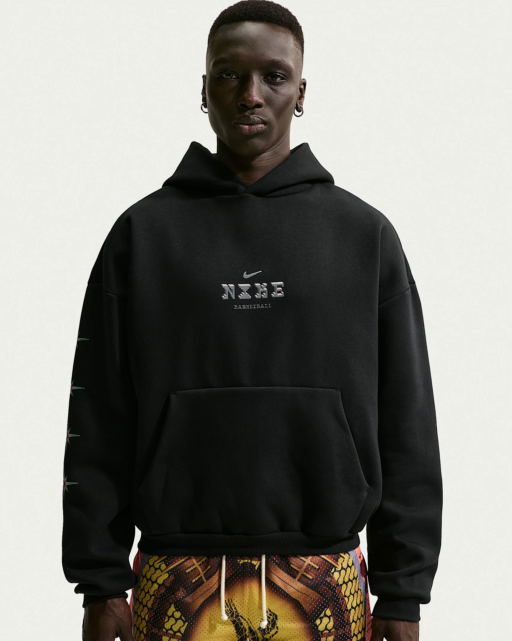 Nike Standard Issue Men's Therma-FIT Pullover Basketball Hoodie - 1