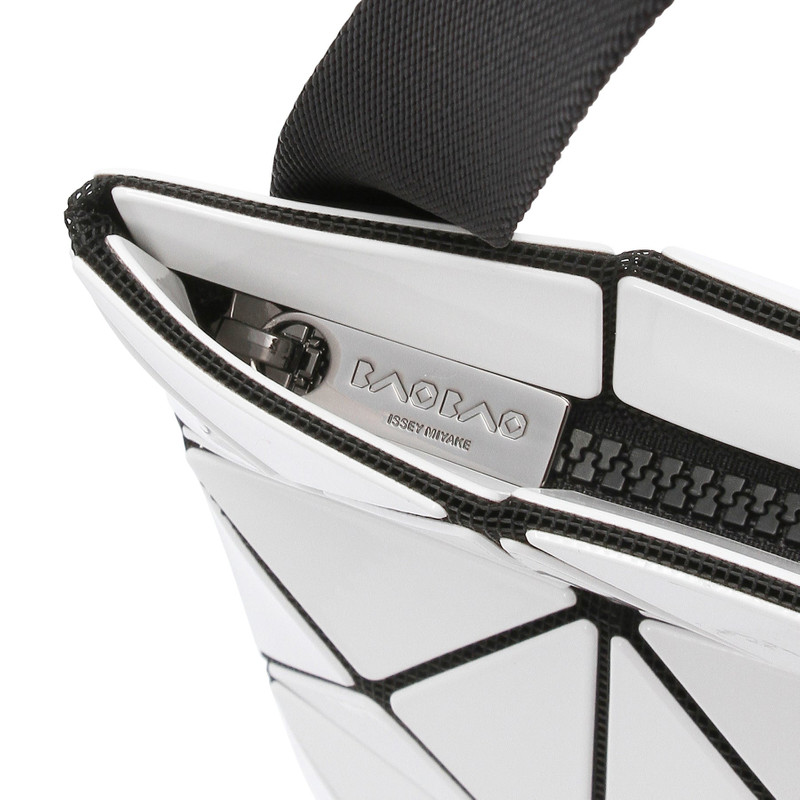 BAO BAO ISSEY MIYAKE LUCENT SHOULDER BAG outlook